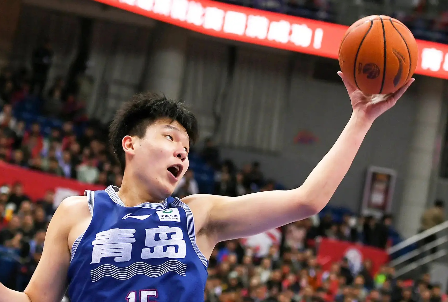 阿不都15分新疆胜青岛郭艾伦27+12广州负山西的简单介绍
