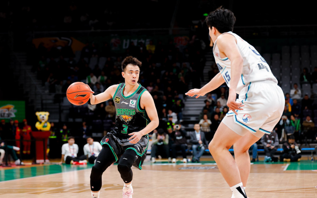 广东宏远队继续保持不败势头，再胜一场比赛