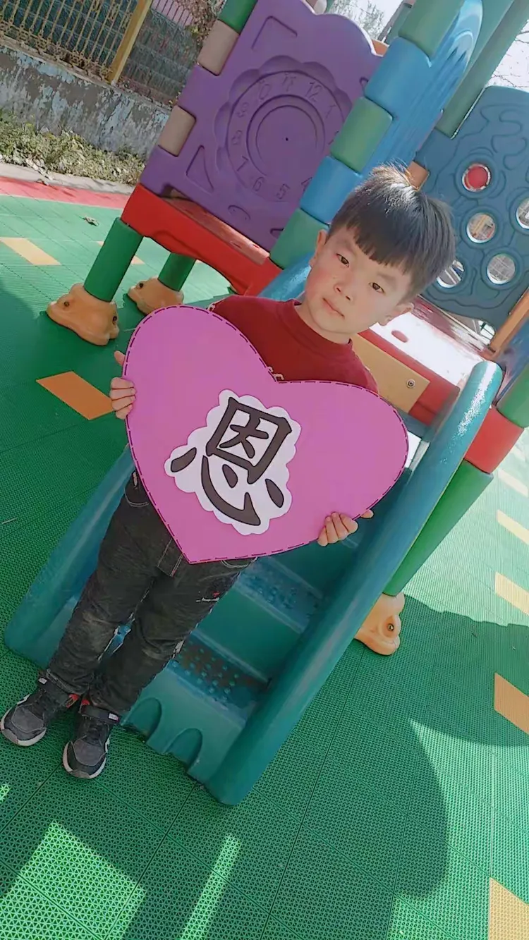 某国选手感恩父母，为国争光夺金的简单介绍